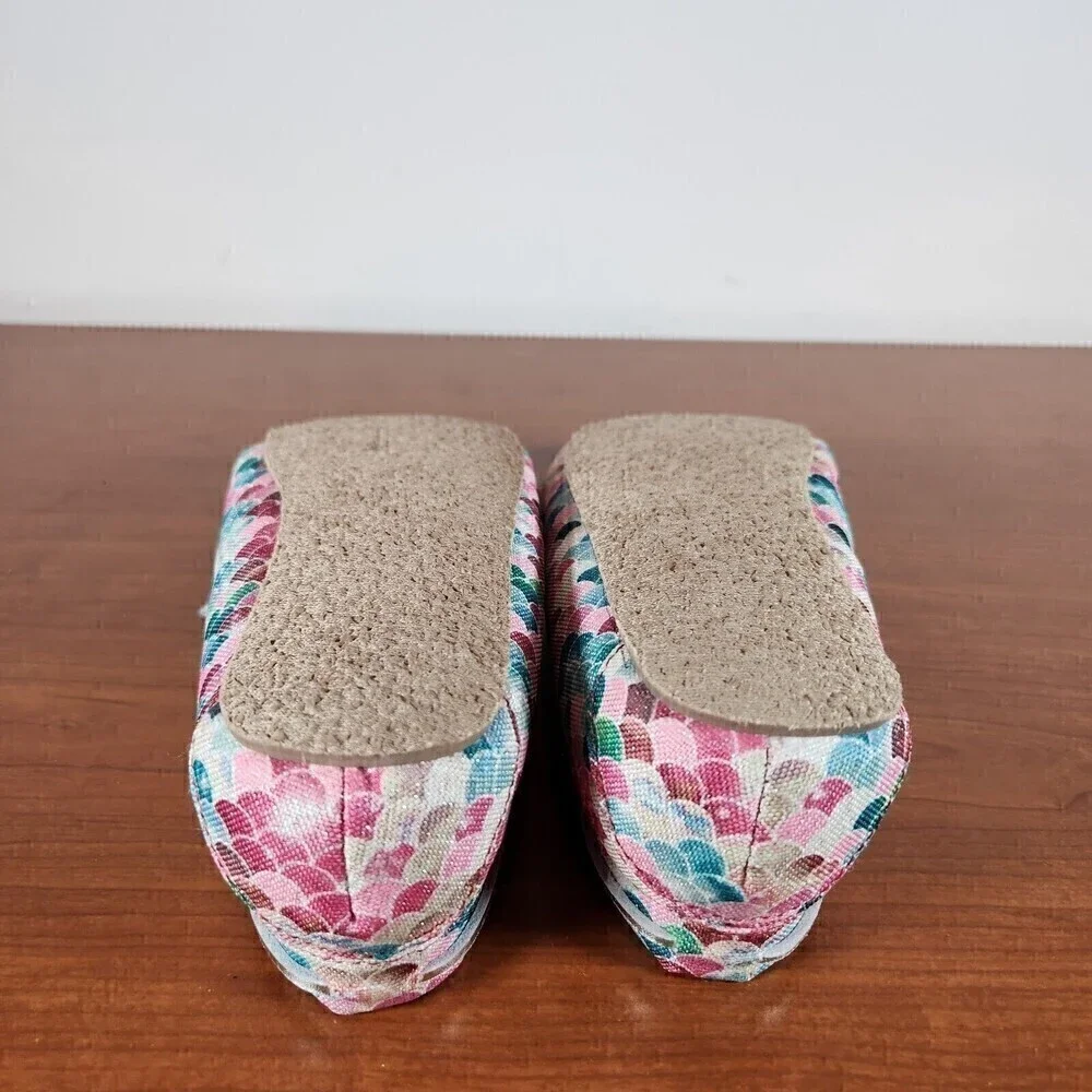 Minnetonka Cassie Little Kid Size 4 Faux Fur Lined Slippers Mermaid 49095